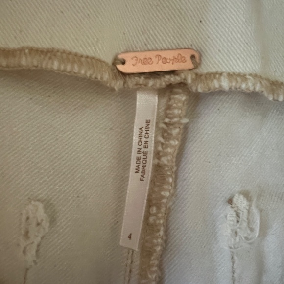 Free People Pleated Wide Leg Cropped High Waisted  Off White Jeans Size 4 BNWT - Picture 3 of 6